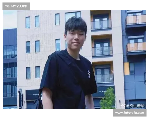 杨瀚森已抵达青岛机场 将出席26日球迷见面会 不参赛委内瑞拉热身赛 杨瀚森已抵达青岛机场 将出席26日球迷见面会 不参赛委内瑞拉热身赛